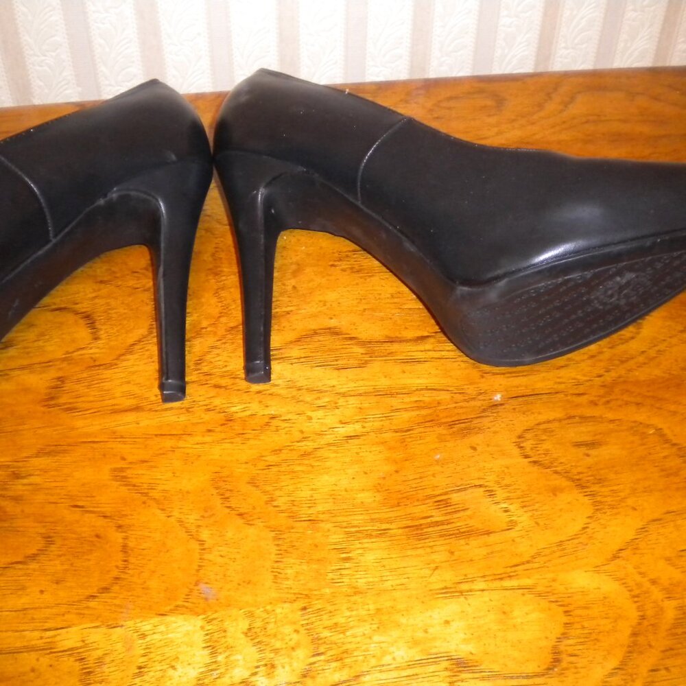 Bcbgeneration Penni Pump - image 3